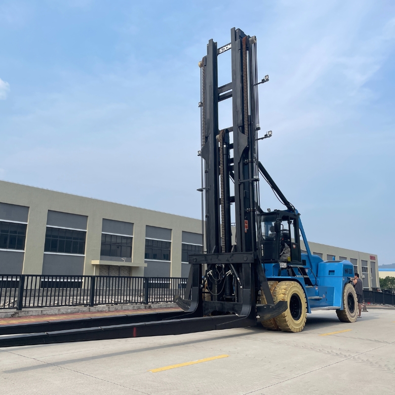 Carretilla Elevadora para Marina SOCMA HNF-200 para Elevación de Barcos en Marinas